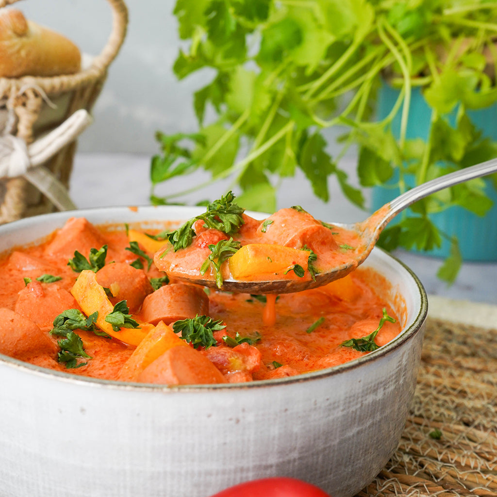 Pflanzliches Wurstgulasch mit Wiener