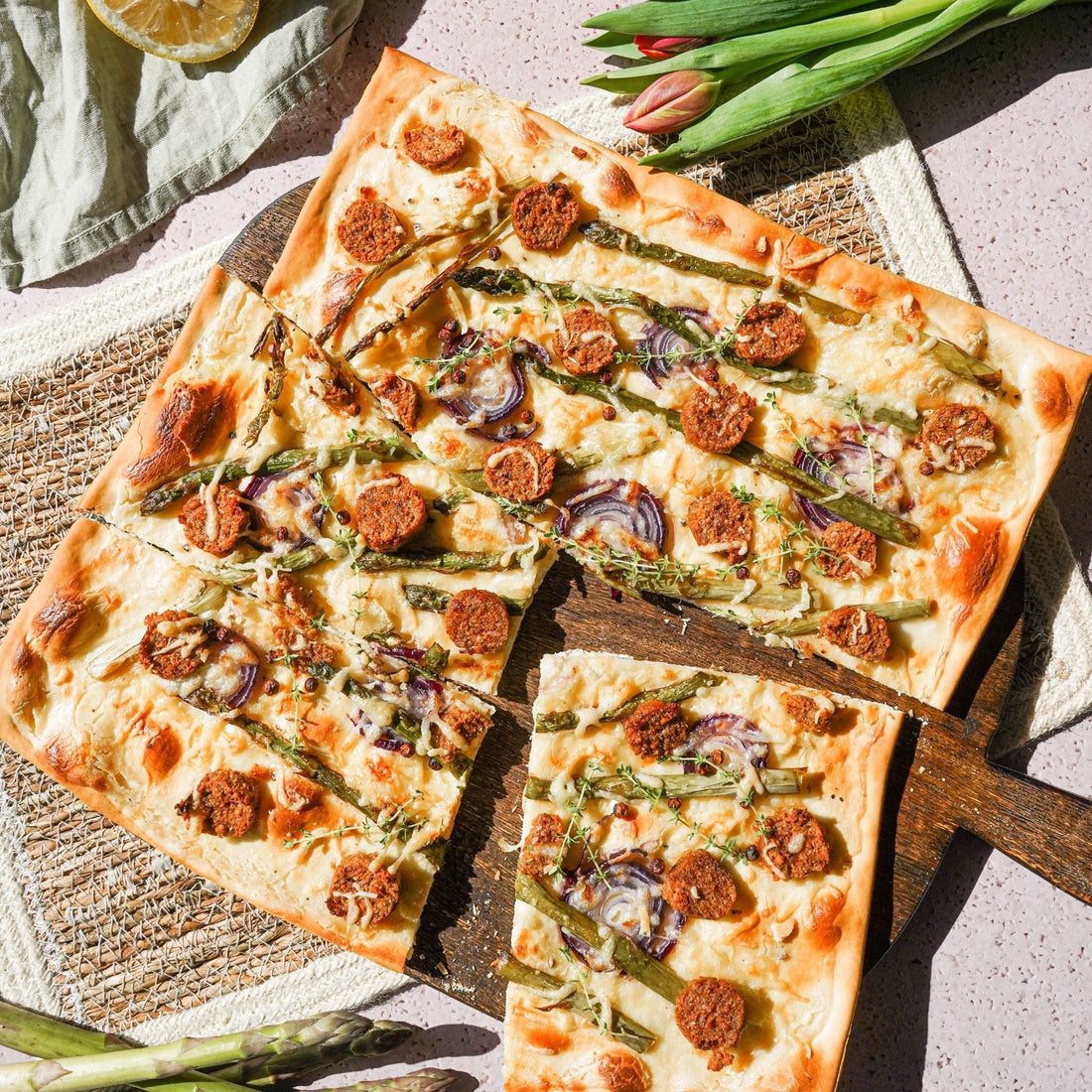 Frühlingsflammkuchen