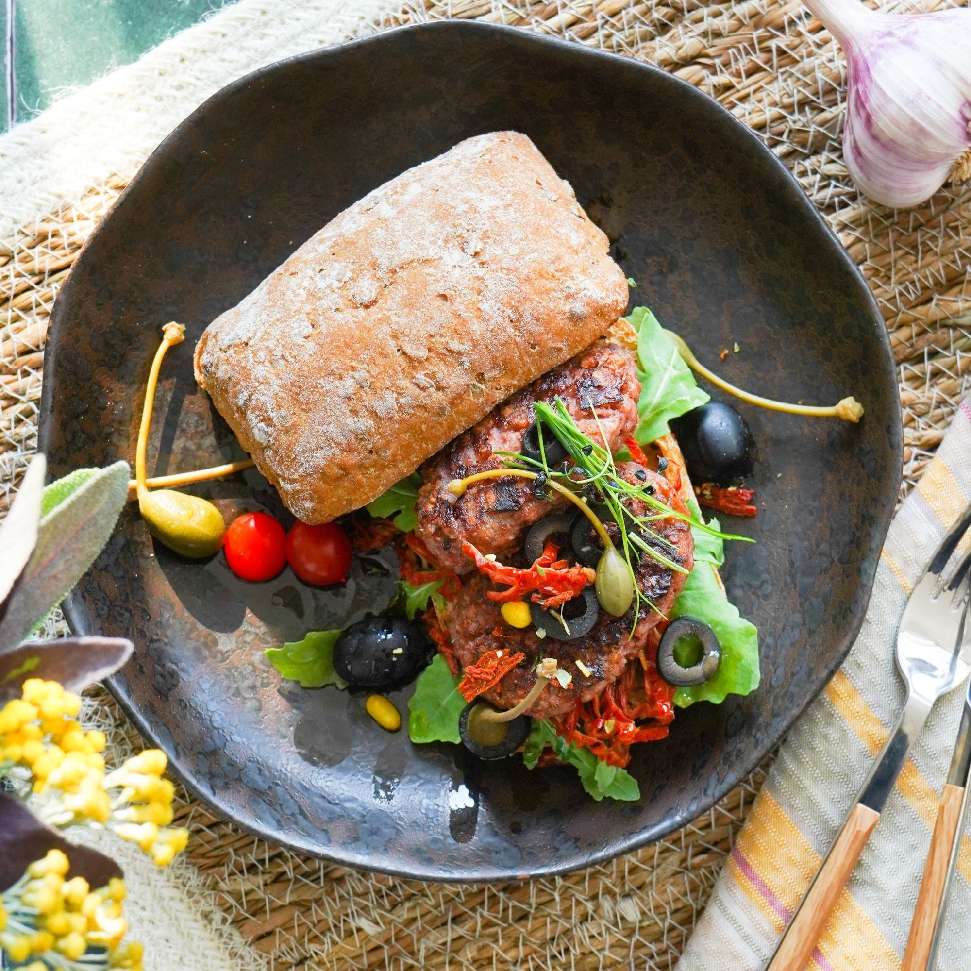 Mediterranes Frikadellen-Baguette