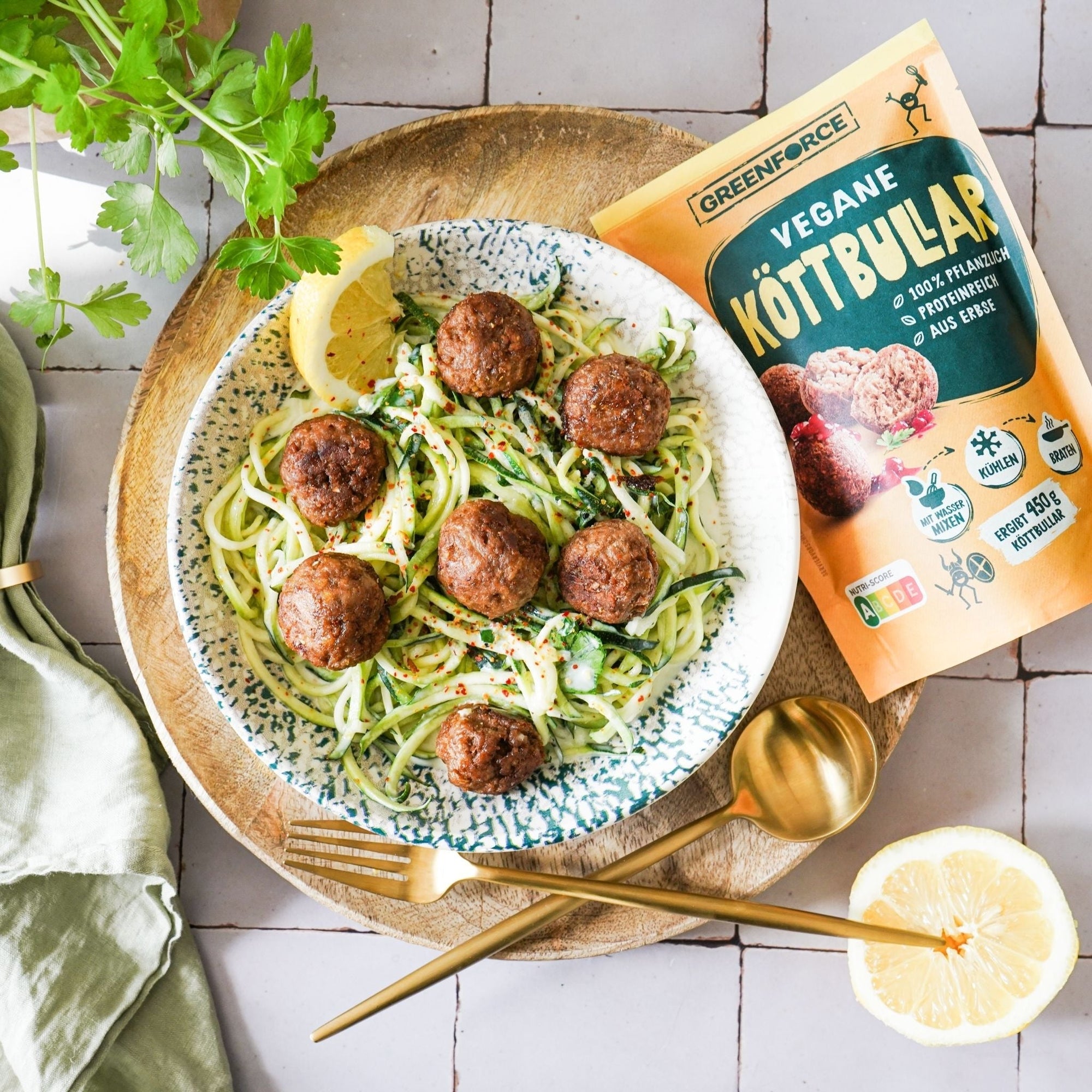 Zoodles mit Köttbullar