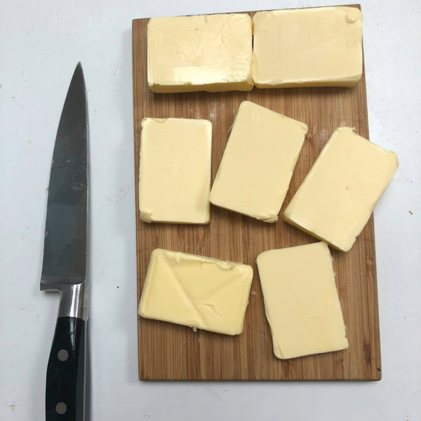 Butter ersetzen: Butter geschnitten