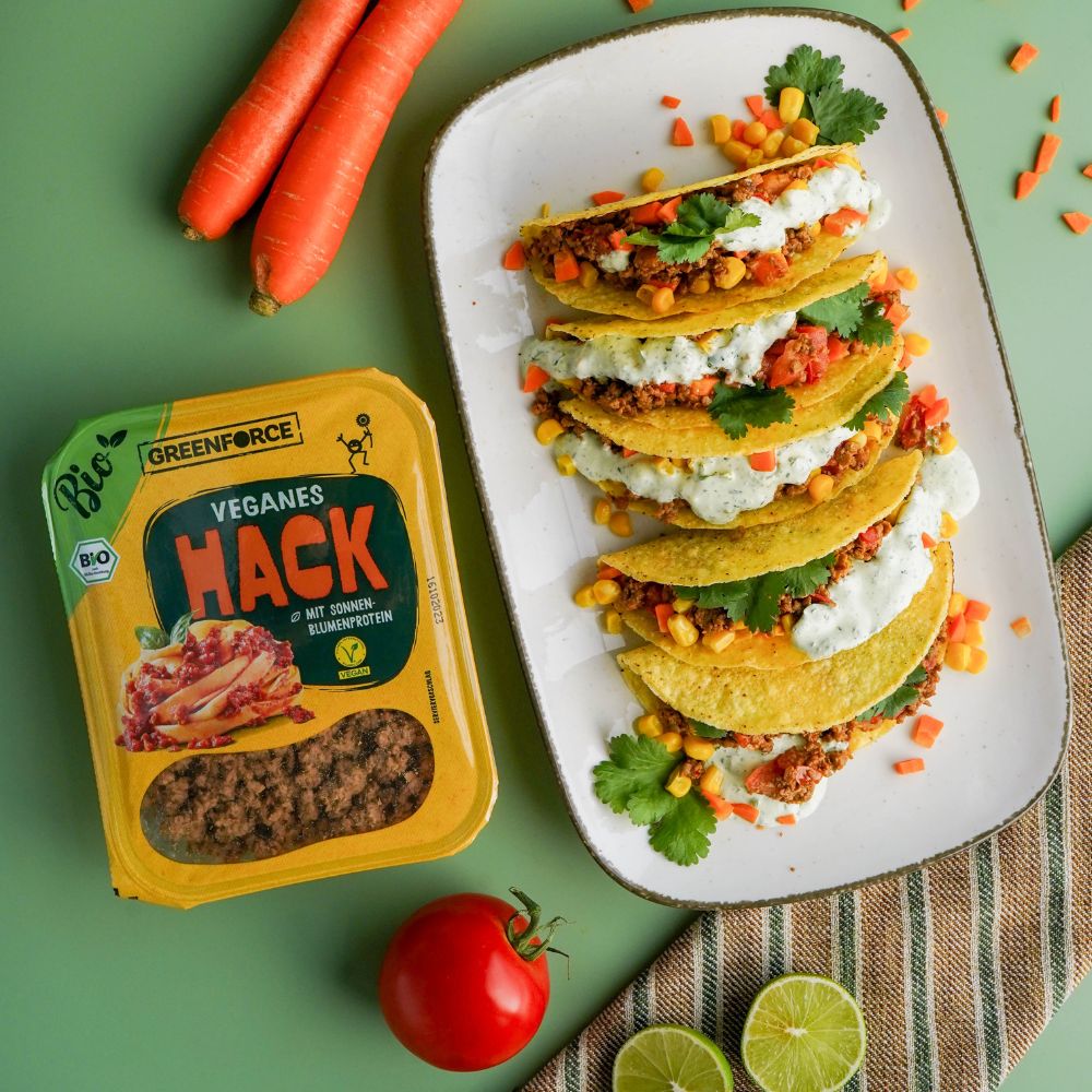 Leckere knusprige Tacos mit pflanzlichem Bio Hack auf Sonnenblumenbasis