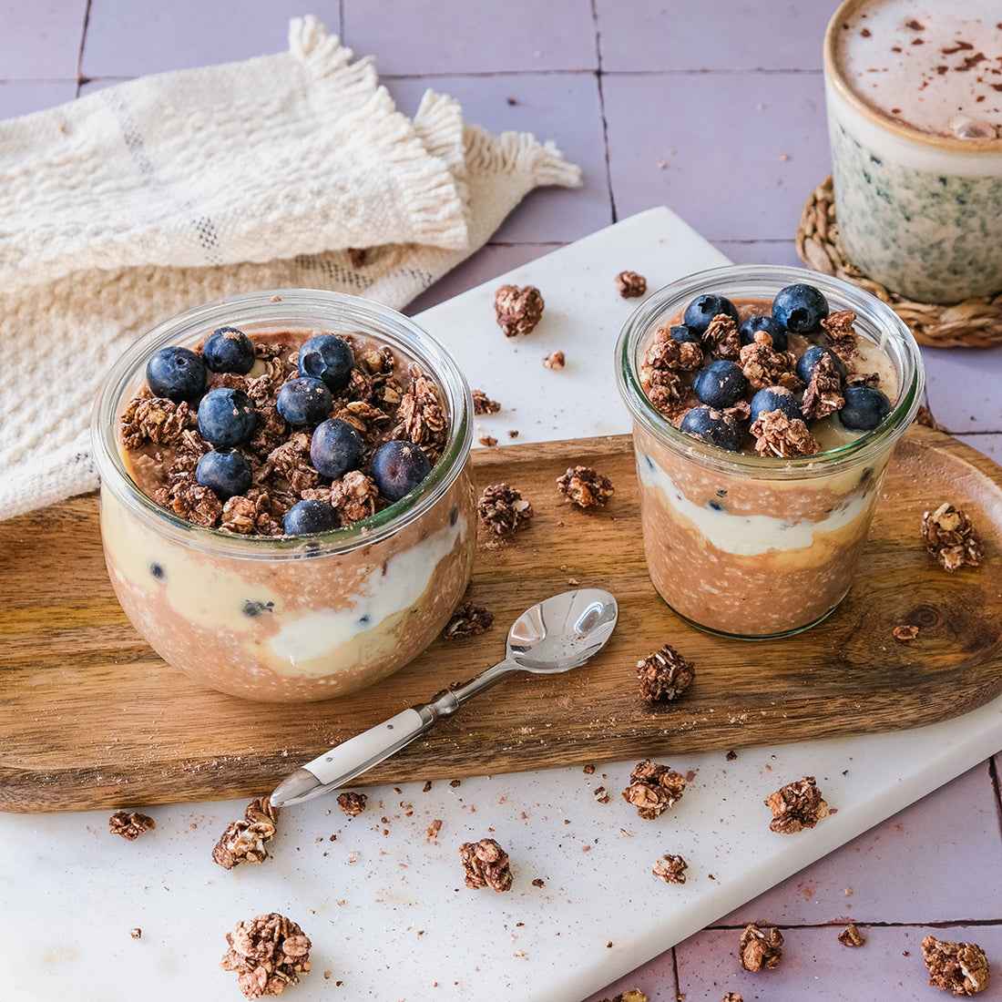Porridge Müsli Bowls mit Blaubeeren, zubereitet mit dem Bio Hafer Drink